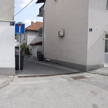 Cozy Studio Apartment Tian In Zagreb Bagian luar foto