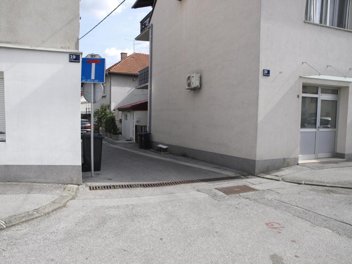 Cozy Studio Apartment Tian In Zagreb Bagian luar foto